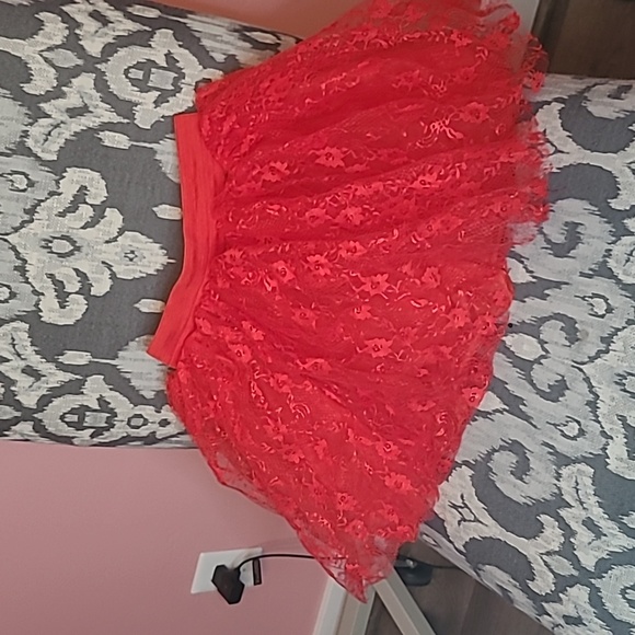 Red tutu - Picture 2 of 6